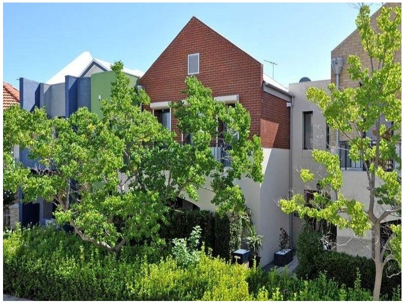 7 Tallow Tree Crescent, Subiaco WA 6008