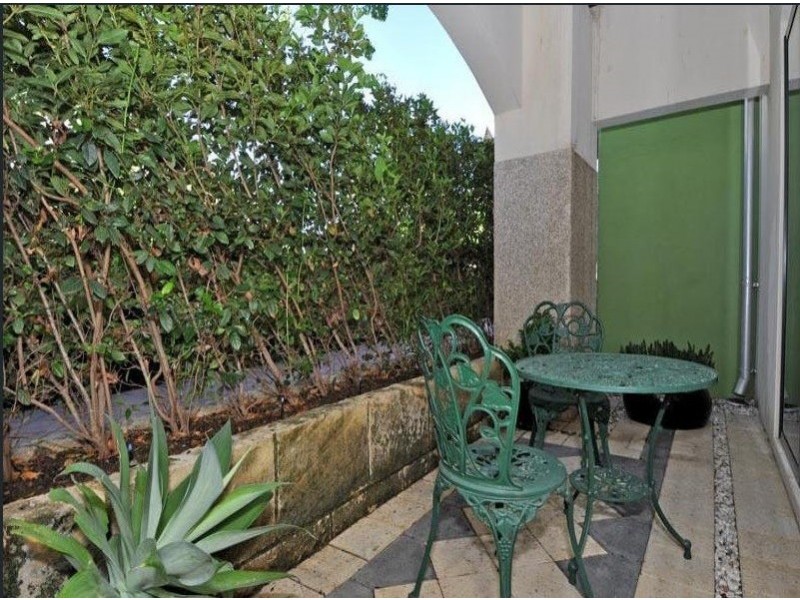 7 Tallow Tree Crescent, Subiaco WA 6008