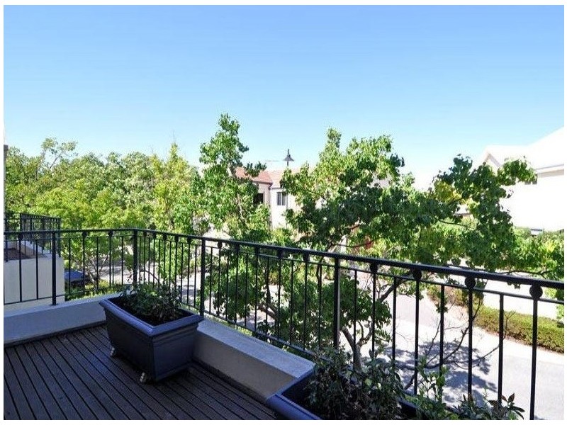 7 Tallow Tree Crescent, Subiaco WA 6008