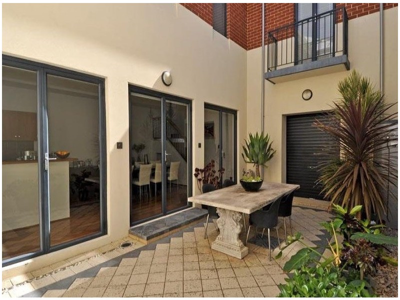 7 Tallow Tree Crescent, Subiaco WA 6008