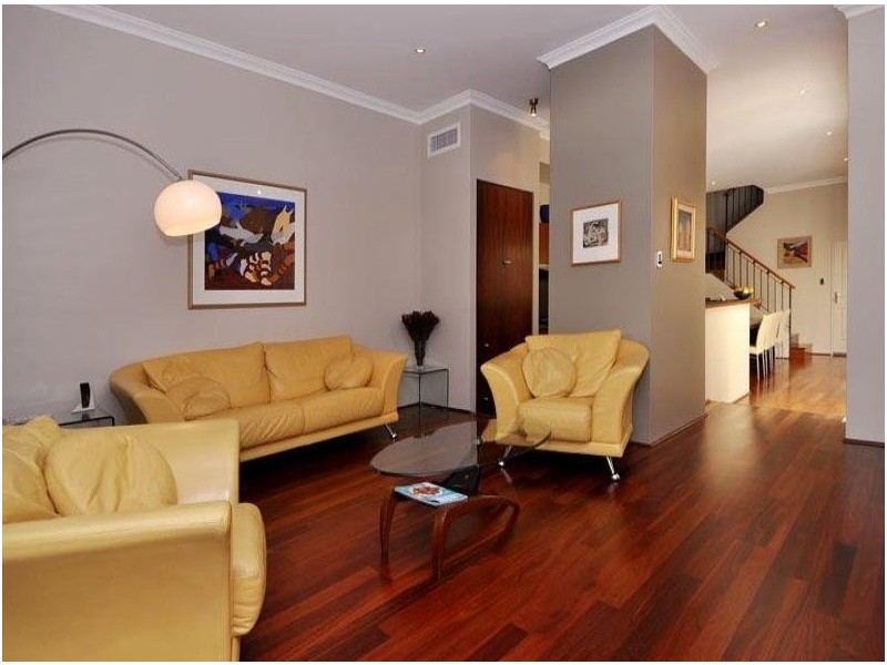 7 Tallow Tree Crescent, Subiaco WA 6008