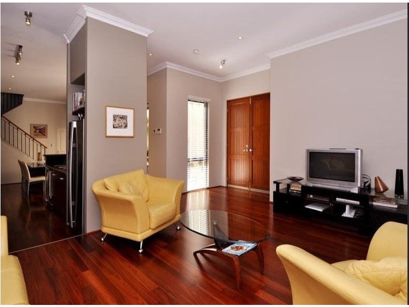 7 Tallow Tree Crescent, Subiaco WA 6008