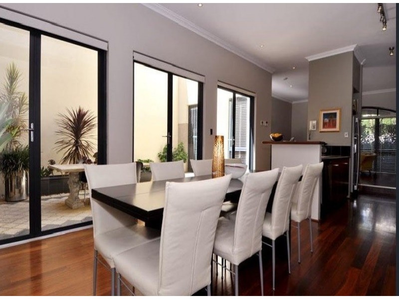 7 Tallow Tree Crescent, Subiaco WA 6008