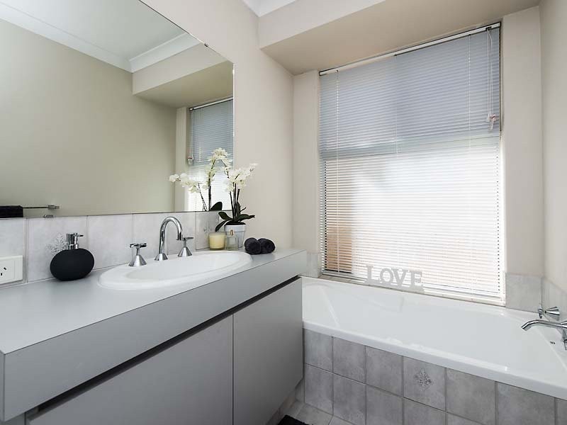 1/20 Birdwood Street, Innaloo WA 6018