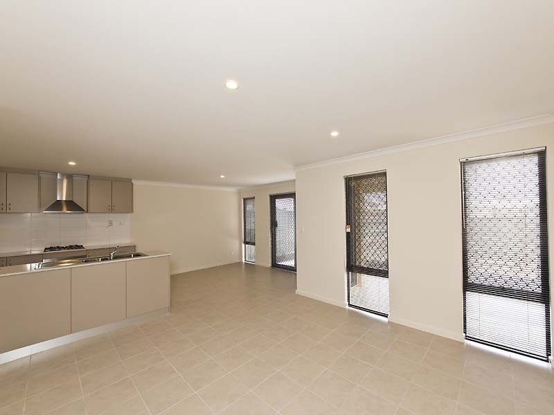 8 Venus Lane, Wandi WA 6167