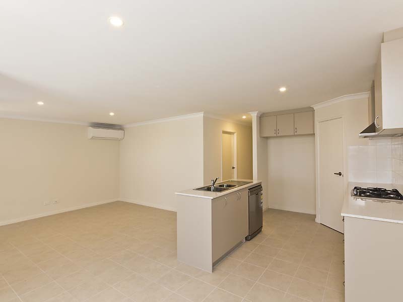 8 Venus Lane, Wandi WA 6167