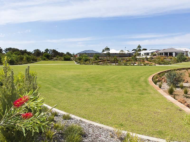 8 Venus Lane, Wandi WA 6167