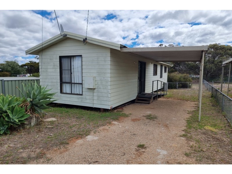 11 Daw Street, Ravensthorpe WA 6346