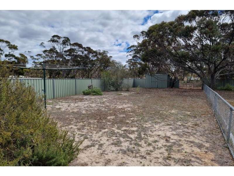 11 Daw Street, Ravensthorpe WA 6346