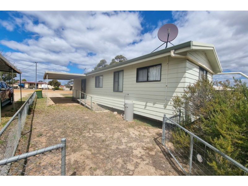 11 Daw Street, Ravensthorpe WA 6346