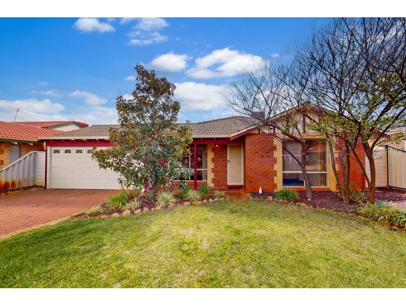 24 Desault Cove, Ballajura WA 6066