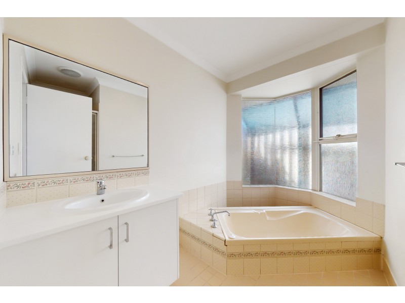 24 Desault Cove, Ballajura WA 6066