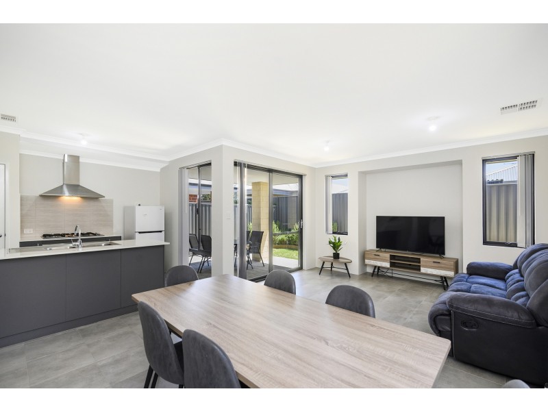 16 Swithland Way, Aveley WA 6069