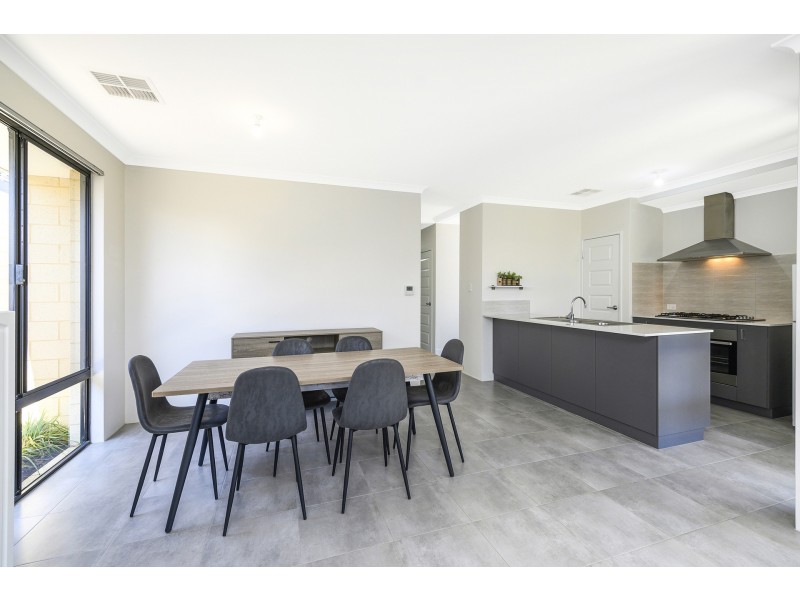 16 Swithland Way, Aveley WA 6069