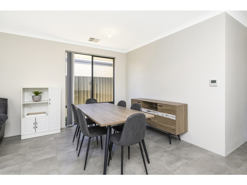 16 Swithland Way, Aveley WA 6069