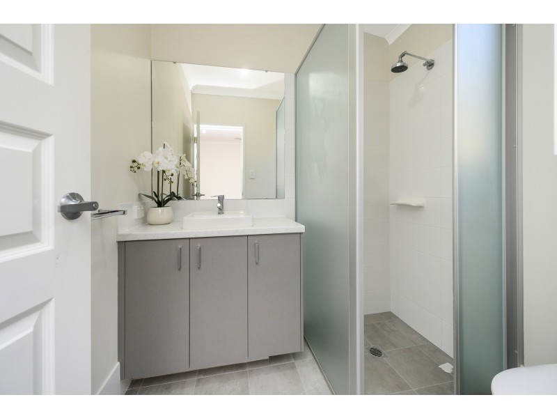 16 Swithland Way, Aveley WA 6069