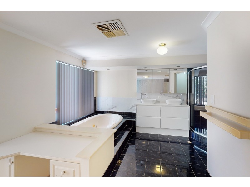 1 Noreatt Place, Leeming WA 6149