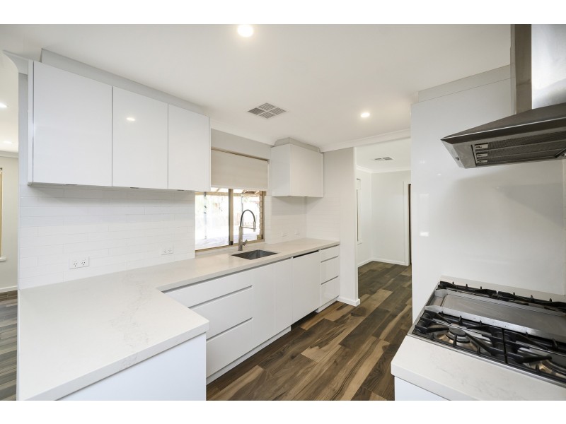 365 Pearce Street, Sawyers Valley WA 6074