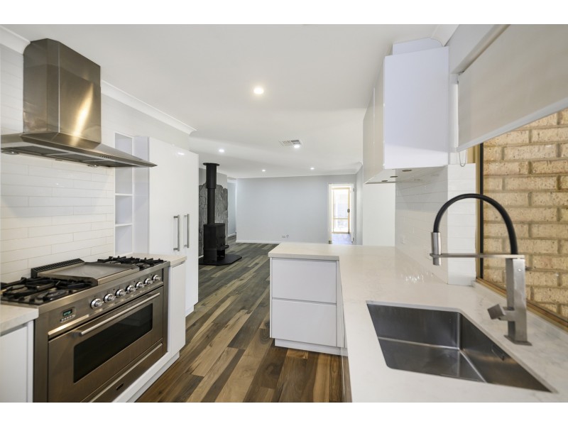 365 Pearce Street, Sawyers Valley WA 6074