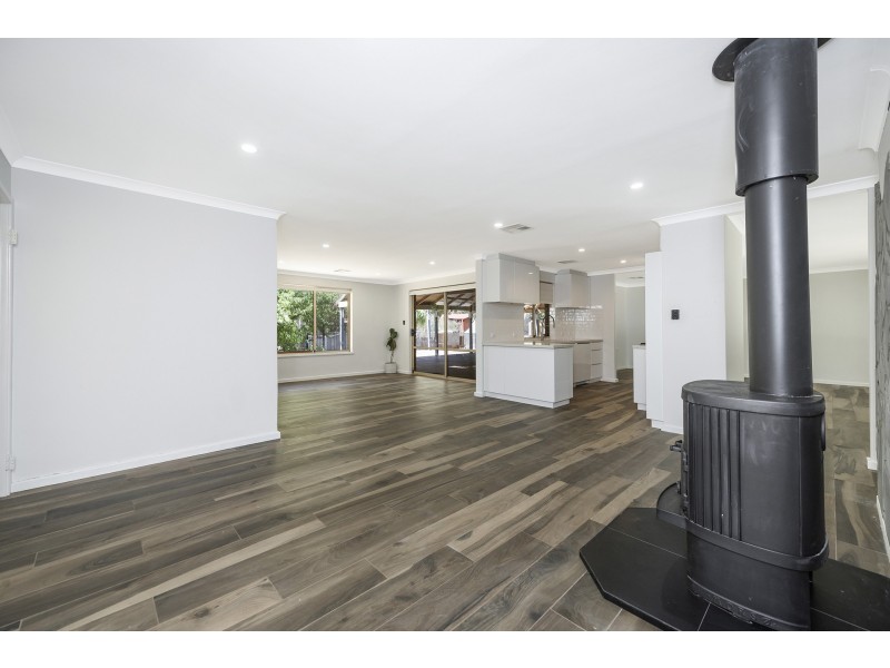 365 Pearce Street, Sawyers Valley WA 6074