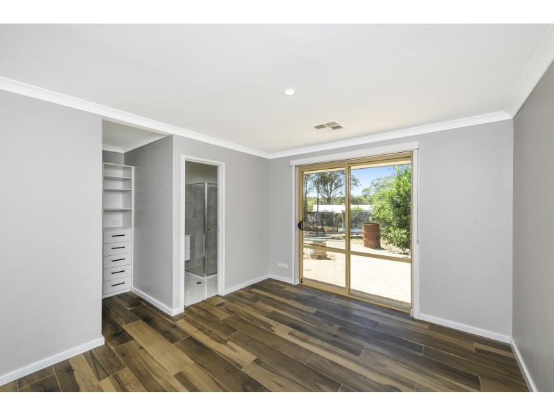 365 Pearce Street, Sawyers Valley WA 6074