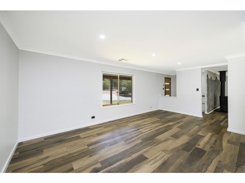 365 Pearce Street, Sawyers Valley WA 6074