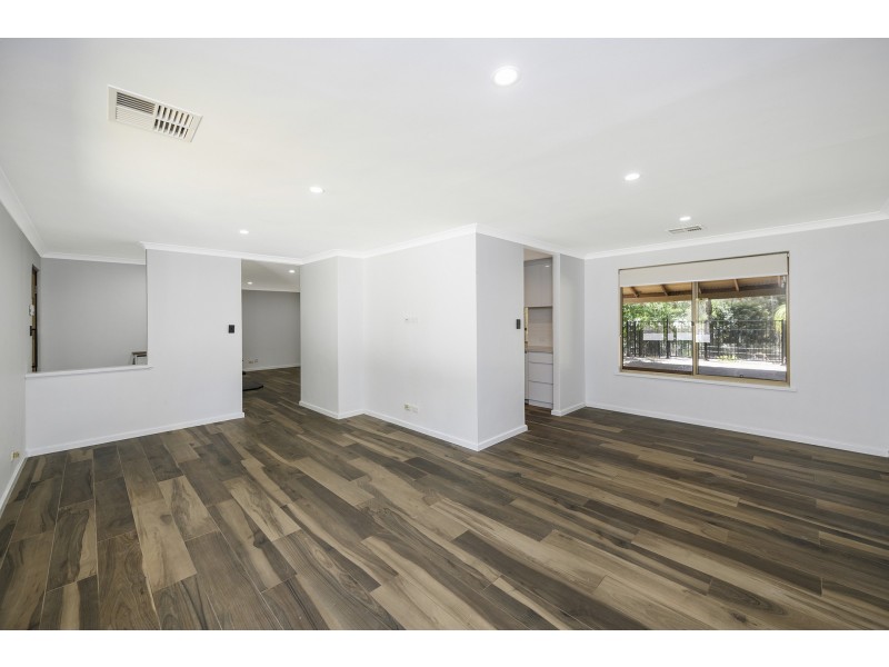 365 Pearce Street, Sawyers Valley WA 6074