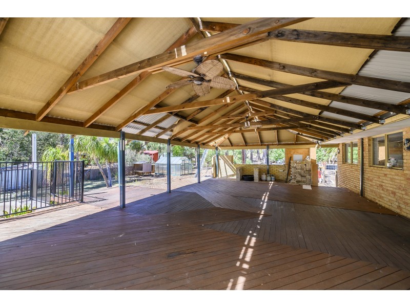 365 Pearce Street, Sawyers Valley WA 6074