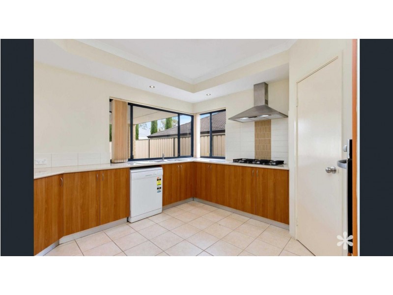13 Ernest Drive, Success WA 6164