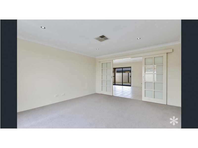 13 Ernest Drive, Success WA 6164