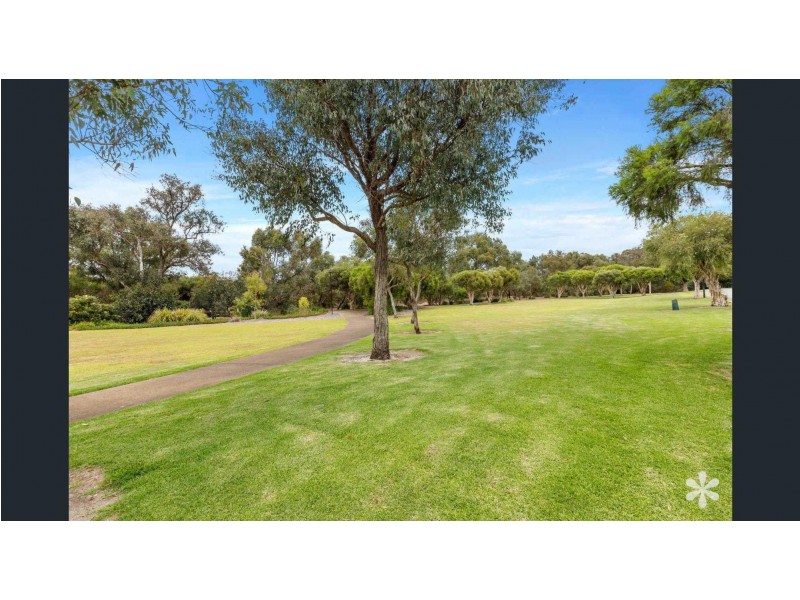 13 Ernest Drive, Success WA 6164