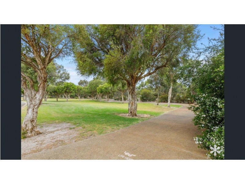 13 Ernest Drive, Success WA 6164