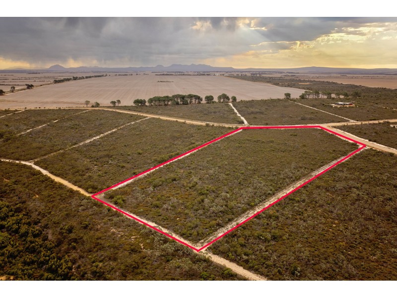 76 Orchid Road, Hopetoun WA 6348