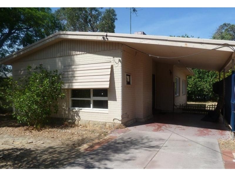 12 Cranwell Street, Thornlie WA 6108