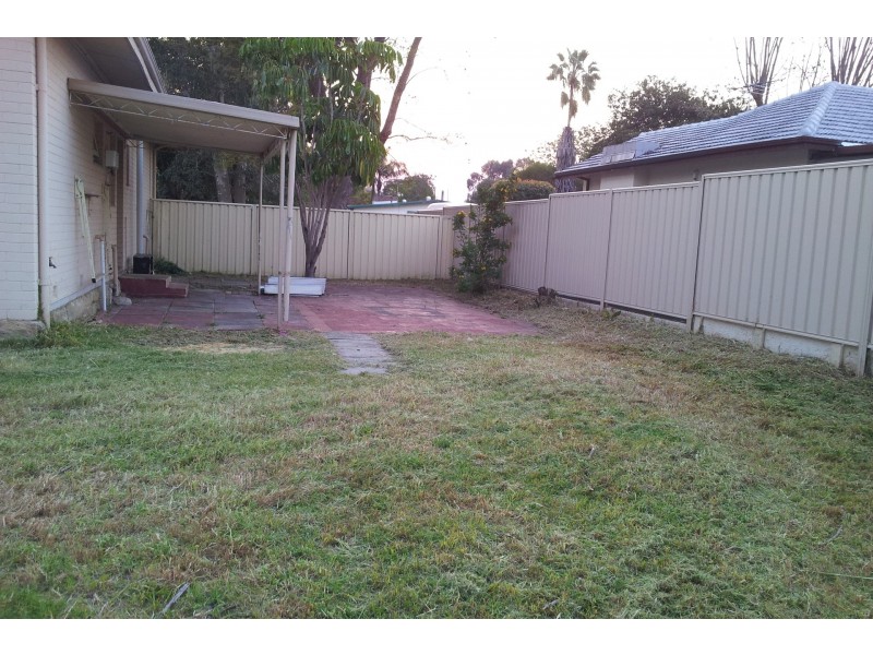 12 Cranwell Street, Thornlie WA 6108