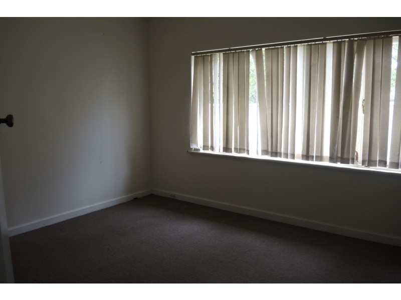 12 Cranwell Street, Thornlie WA 6108