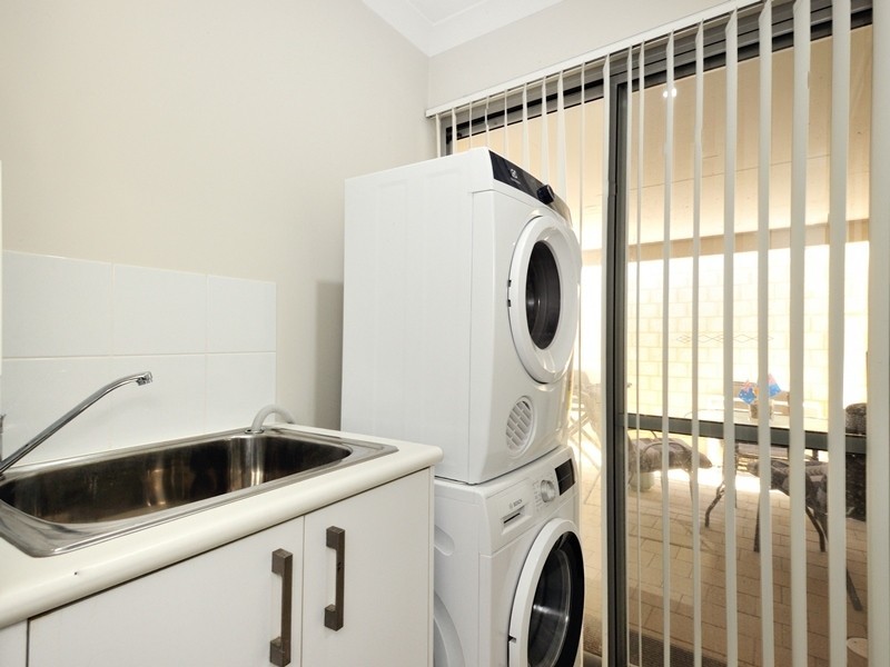 1 Lamboo Lane, Golden Bay WA 6174