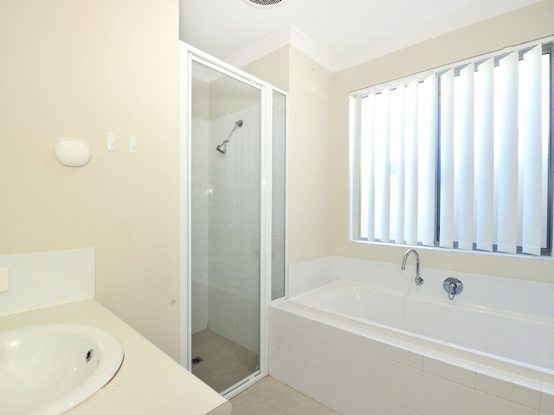 1 Lamboo Lane, Golden Bay WA 6174