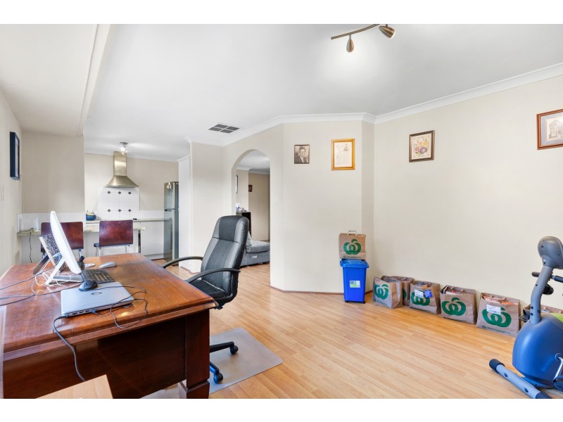 22 Challenger Avenue, Parmelia WA 6167