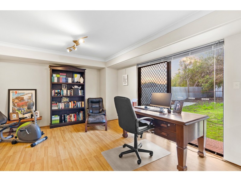 22 Challenger Avenue, Parmelia WA 6167
