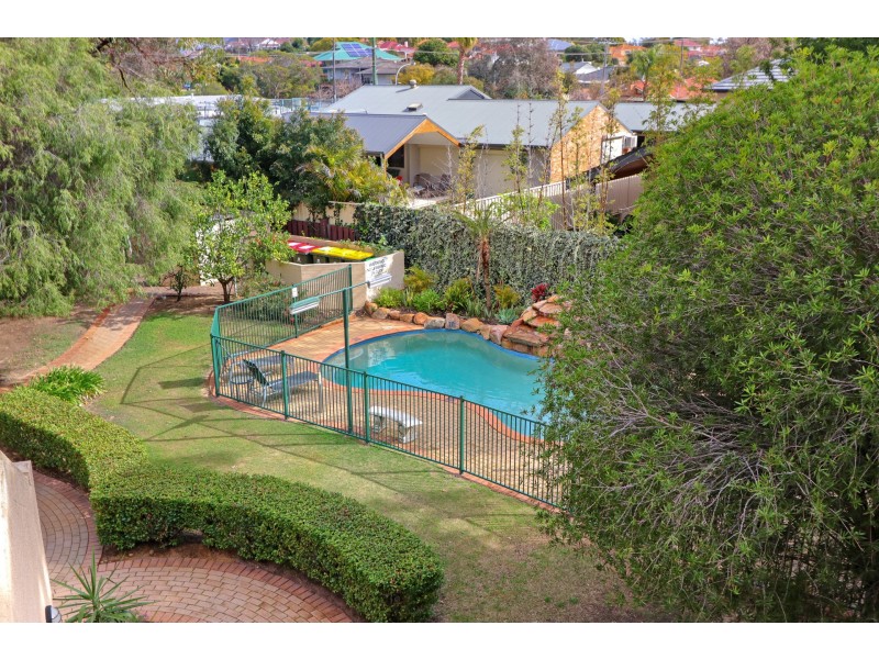 25T/24 Pearson Street, Churchlands WA 6018