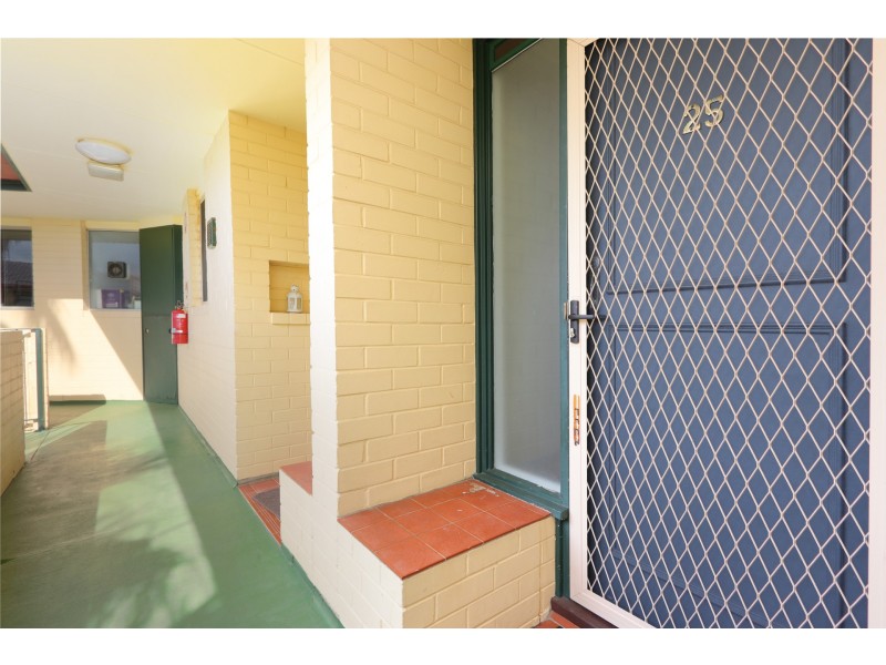 25T/24 Pearson Street, Churchlands WA 6018