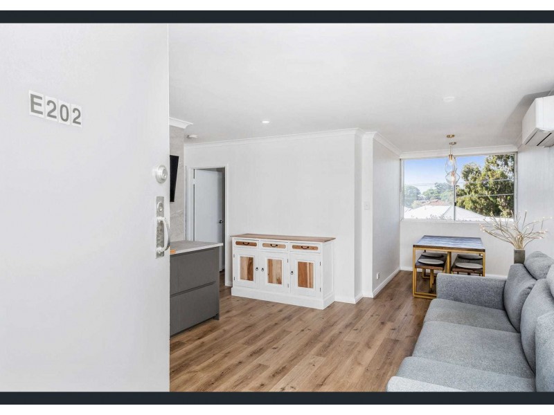 202E/25 Herdsman Parade, Wembley WA 6014
