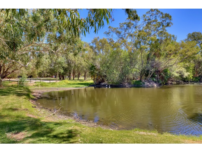 202E/25 Herdsman Parade, Wembley WA 6014