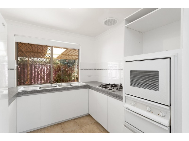 2/8 Phillips Court, Kiara WA 6054