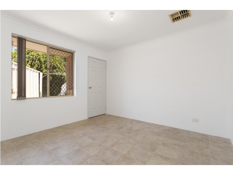 2/8 Phillips Court, Kiara WA 6054