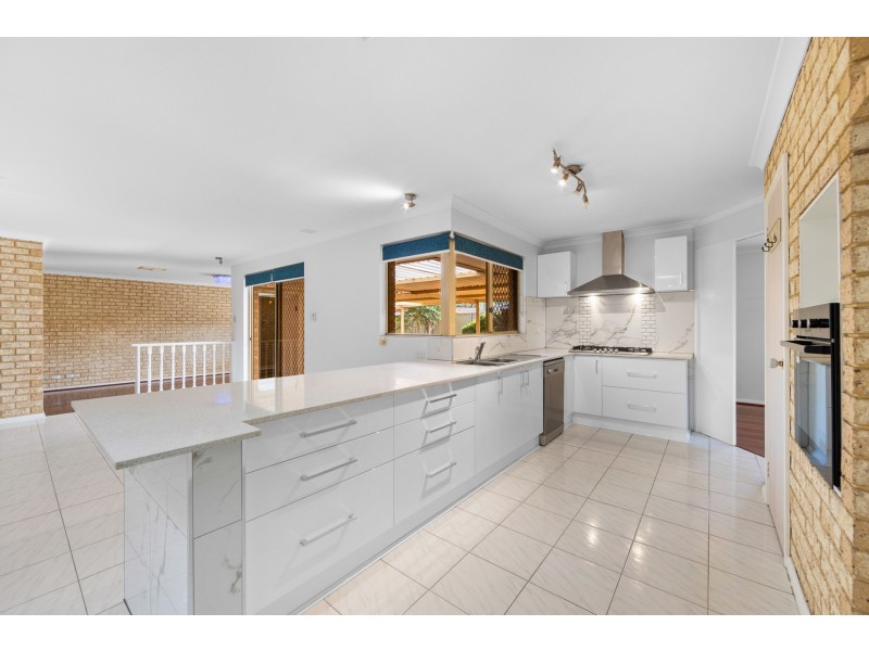 239 Summerlakes Parade, Ballajura WA 6066