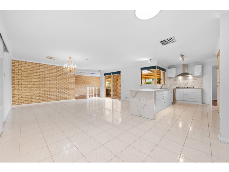 239 Summerlakes Parade, Ballajura WA 6066