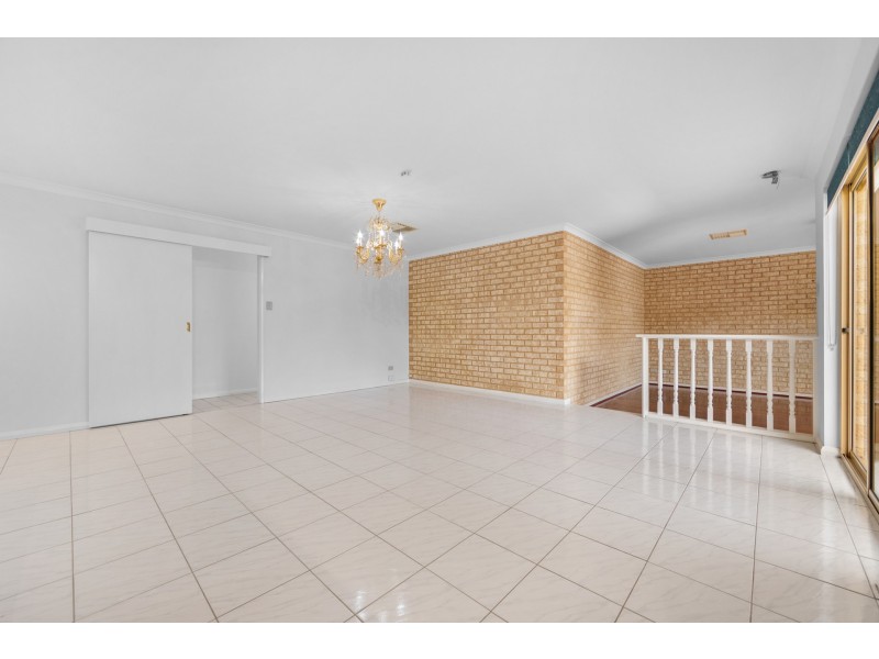 239 Summerlakes Parade, Ballajura WA 6066