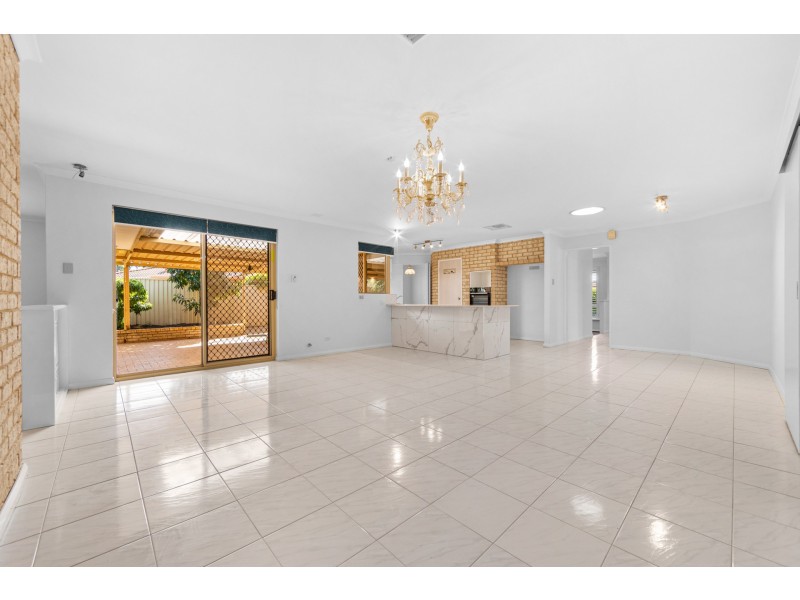 239 Summerlakes Parade, Ballajura WA 6066